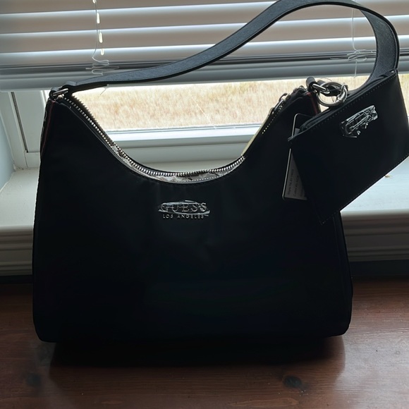 NWT guess purse . Selling to pay for post chemo - Picture 4 of 6